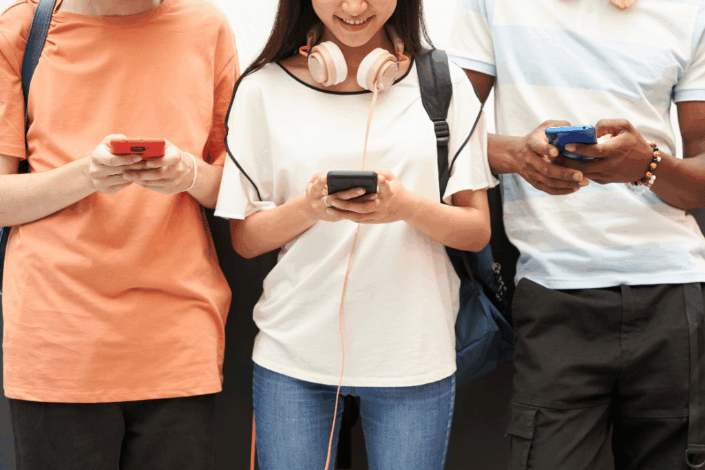 Mobilförbud i skolor från 2026
